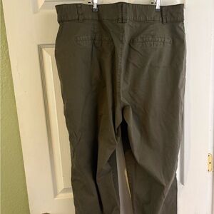 a new day Women's Khaki Green Chinos